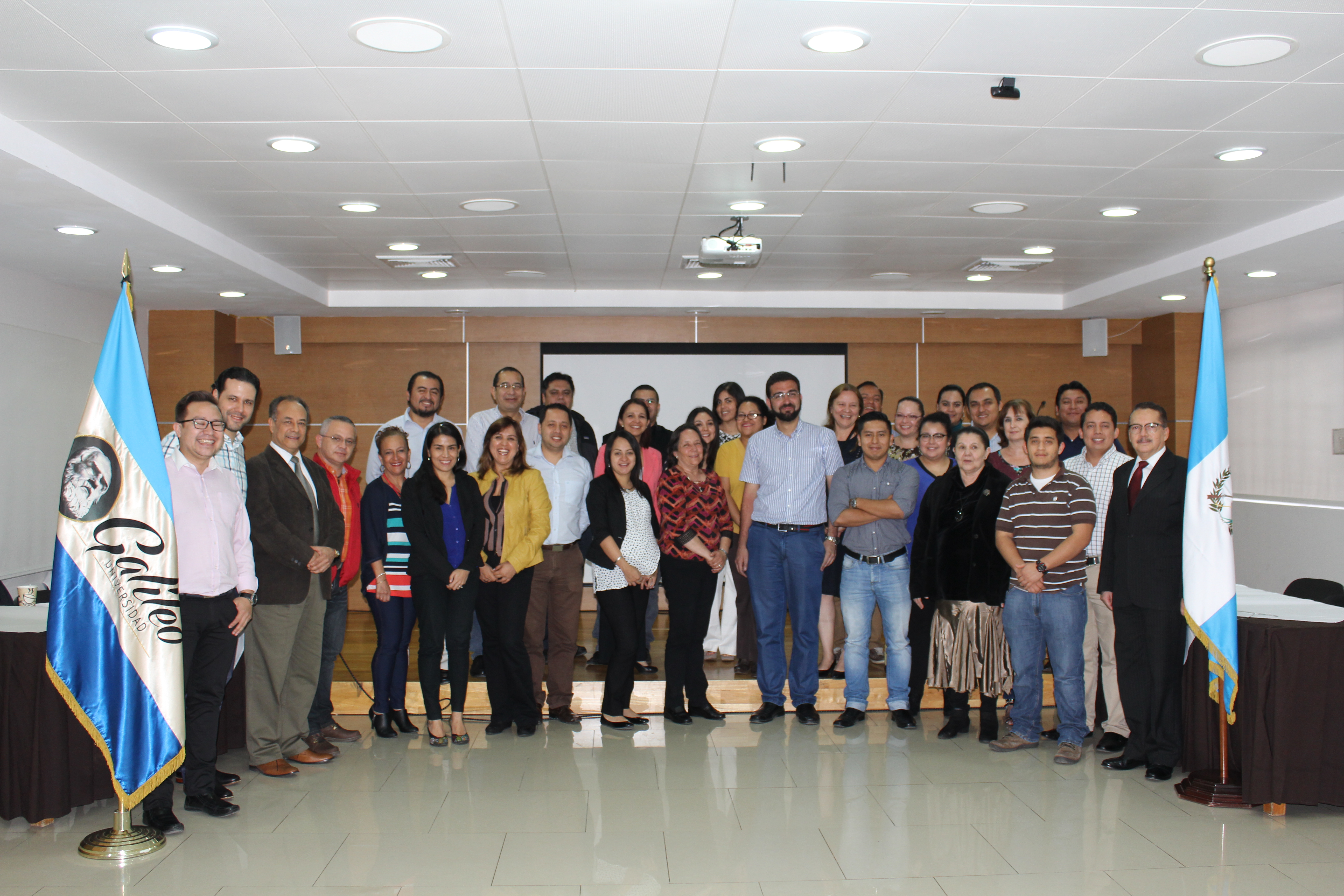 Participantes a taller de formación docente