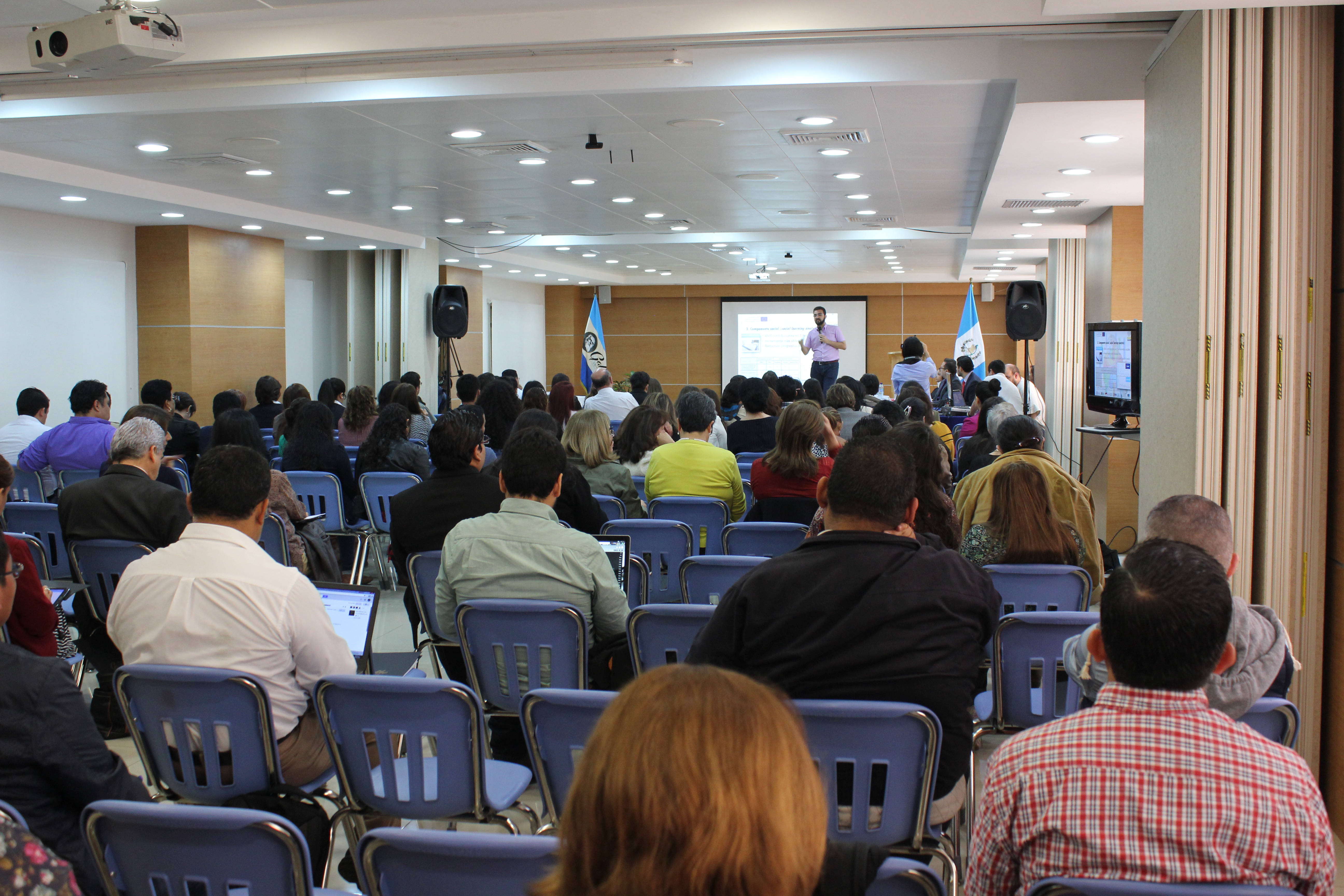 Presentación Beneficios de los MOOCs para profesores universitarios